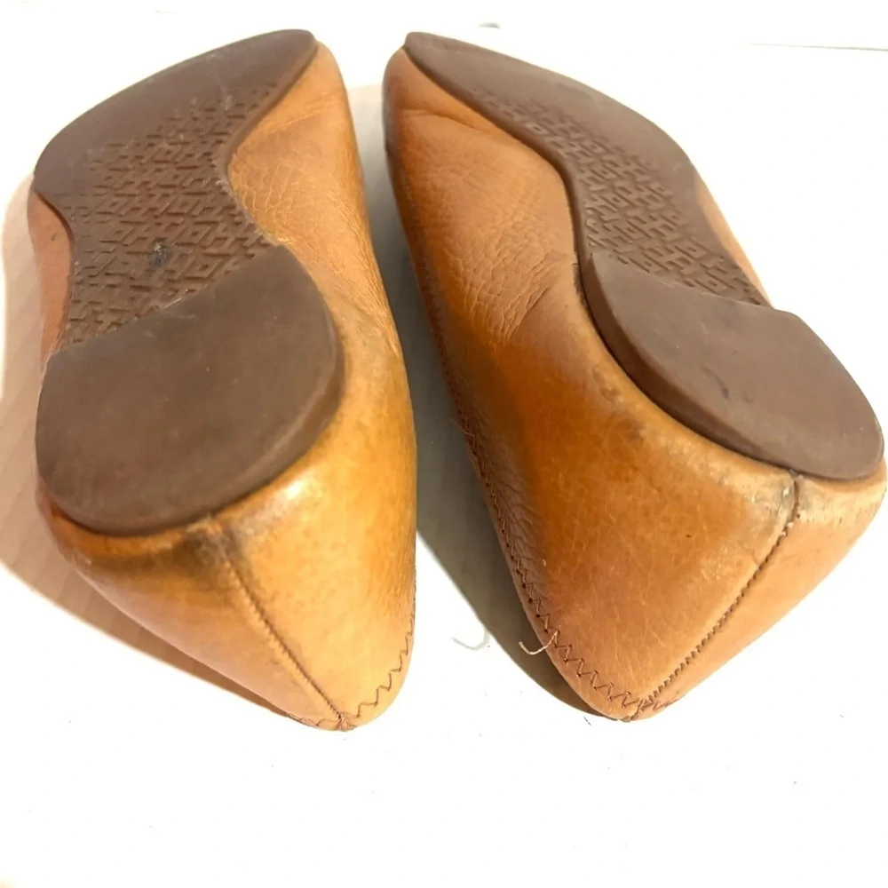 Tory Burch size 8.5 leather ballet flats round toes